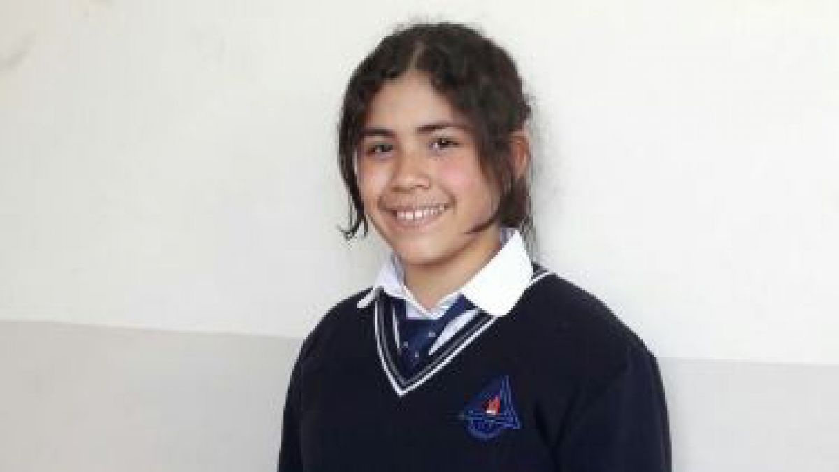 T13's tweet photo. Niña venezolana que lleva dos meses en el país ganó concurso de historia de Chile » https://t.co/a3nxMz2B7i https://t.co/fvM8MA3QRv