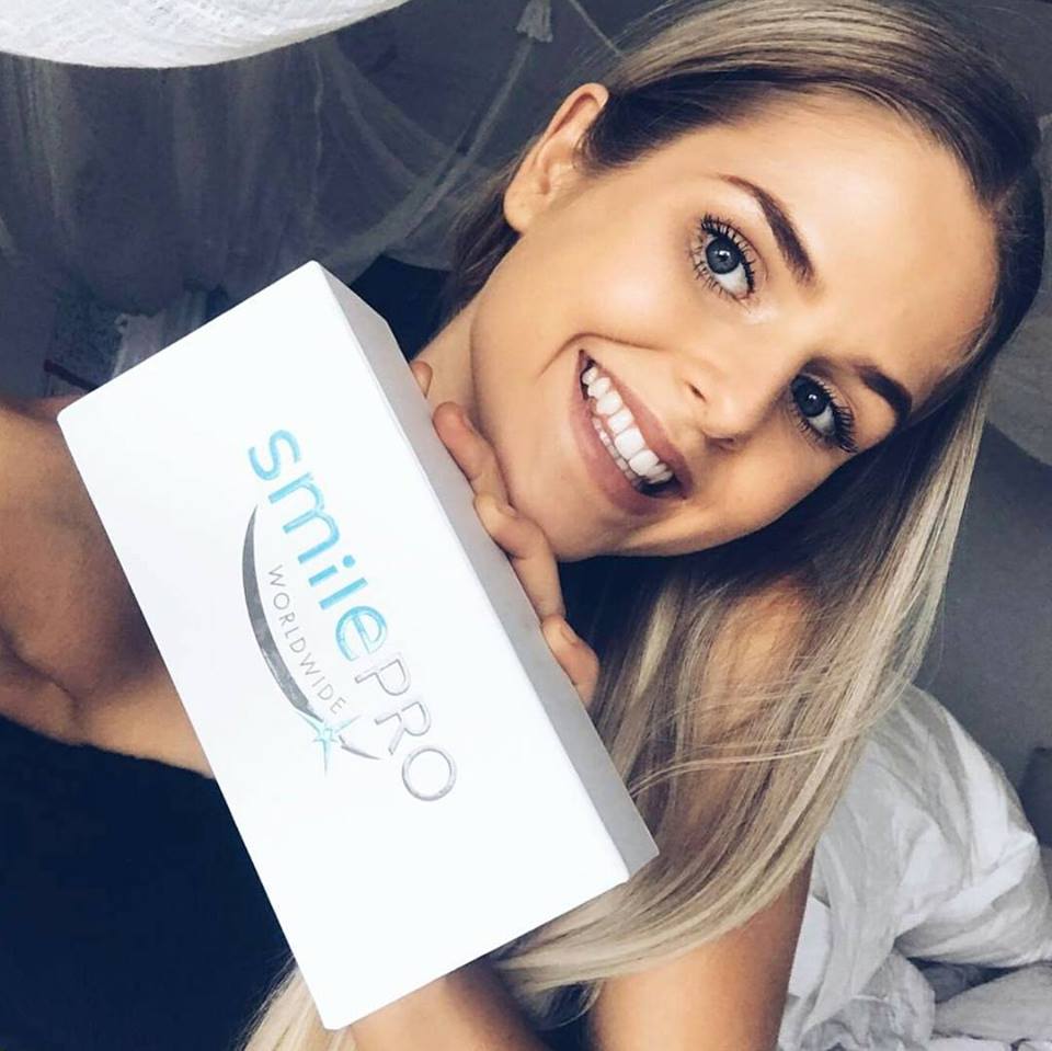 SmileProWW's tweet photo. "Got my hands on this kit by SmilePro Worldwide and it is amazing 👏 The packaging and quality of the product is incredible and is so easy to use 👐 Thank you 💫"

Benefits:
✅Whitens teeth fast &amp; effectively
✅Removes deep stains
✅Satisfaction guarantee
✅100% safe https://t.co/h7Fgj3XHPU