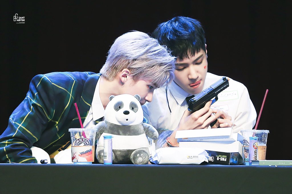 yanseokarchive's tweet photo. 💌 280511 💌
cr. GIANTBaby0131 💕

#펜타곤 #옌안 #우석 #PENTAGON #WOOSEOK #YANAN #WOOYAN #YANSEOK
#pockypocky https://t.co/j49enRRNnw