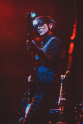 Alpha_Journal's tweet photo. Eli Kay is a bass player with ALTSO All Stars. She enjoys experimenting with her sound & exploring different styles & techniques. Hear her at ALTSO’s Rocktoberfest at 8Northumberland Ave on June 6. #RockForALTSO https://t.co/6zRNX4aKBy https://t.co/puDfkDnCR5