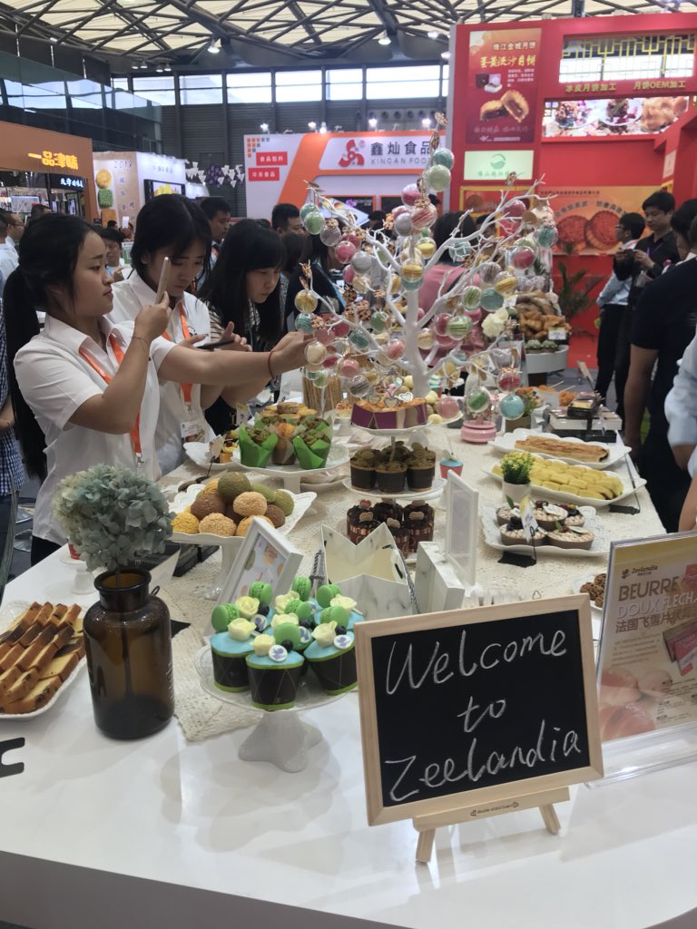 Anneke_Adema's tweet photo. International #food fairs #Shanghai enjoy worldwide reputation
Today #SIALChina incl strong #EU presence.
Last week #BakeryChina incl strong🇳🇱presence: 8 companies united in so-called ‘PIB-bakery’ offering full chain-concept to🇨🇳market!
@LNVShanghai @Cydia59
@RVO_Int_Ond https://t.co/XGBS7UtGCL