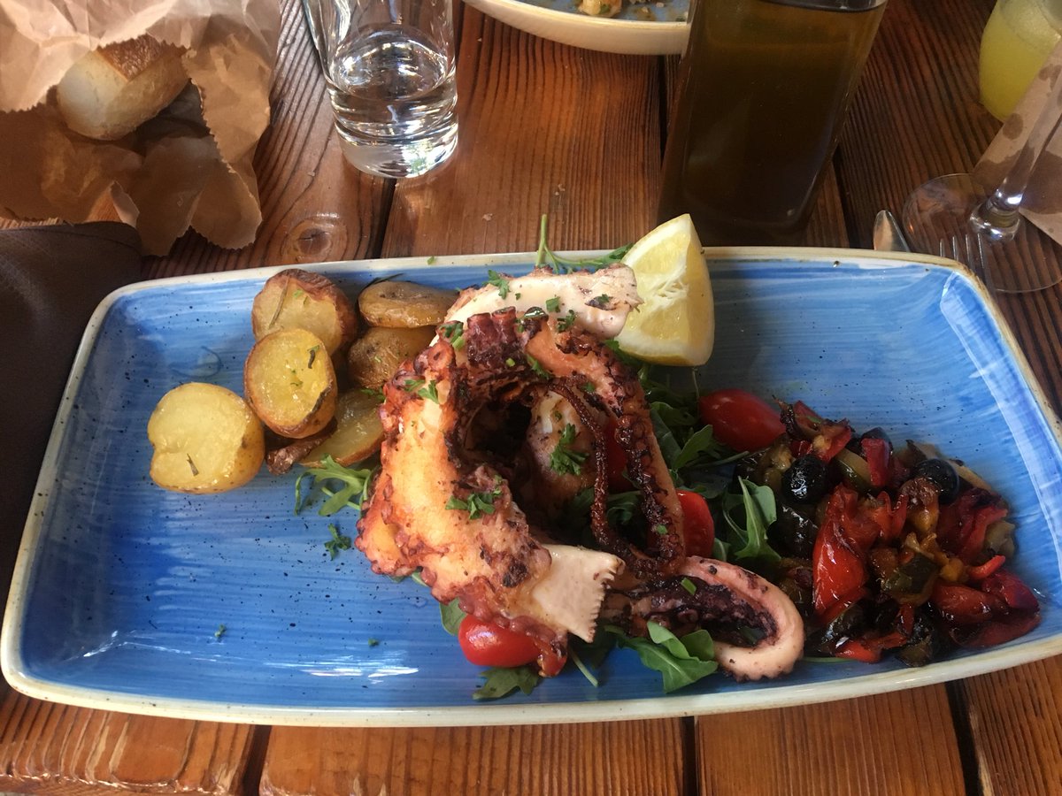 ciaopizzo's tweet photo. Roasted Octopus at San Telmo🖤 https://t.co/71OFJQ4TMQ