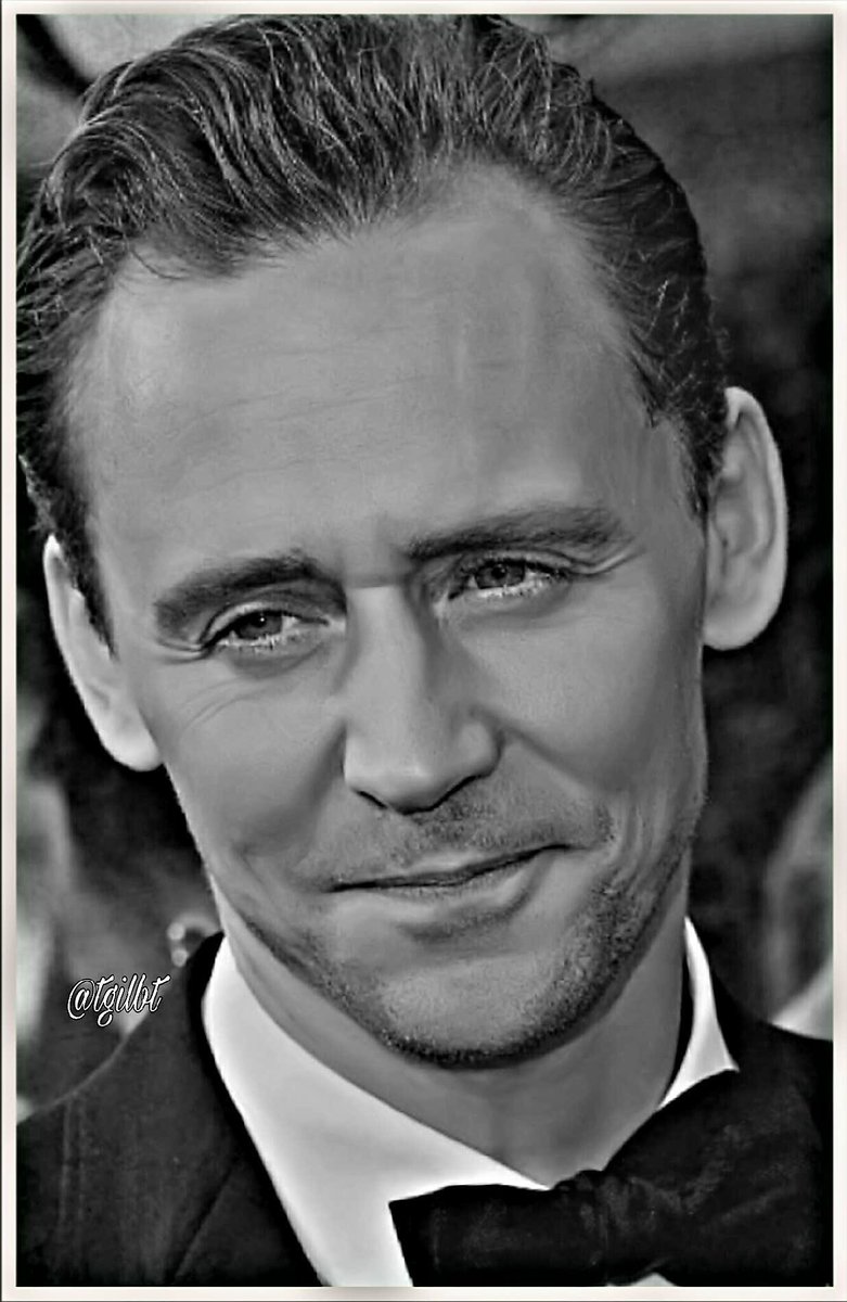 tgilbt's tweet image. Back at you sweets! Hugs from me!♡ #BlackAndWhiteAppreciationClub #TomHiddleston