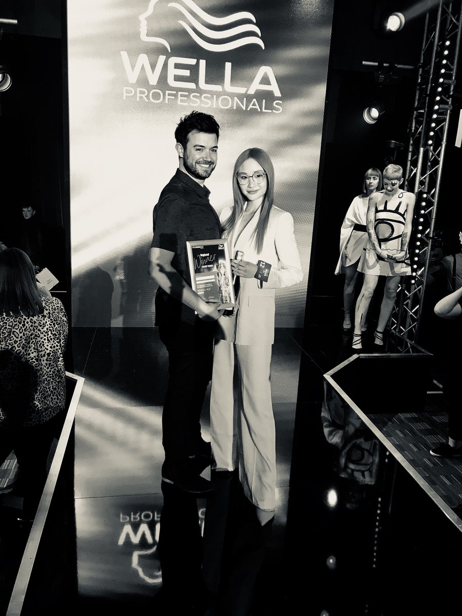 Benhair_stylist's tweet photo. We Won 🥂🎉🥂🙌🏻 #trendvision2018 #wellatva @wellastudio https://t.co/Fp1bEsEAgP