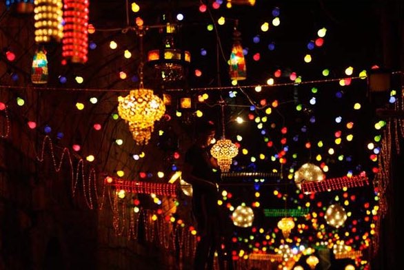 HumanityKa's tweet photo. It’s the first night of Ramadan! I wish all of our Muslim brothers and sisters in World a blessed Ramadan, from our family to yours. #RamadanMubarak https://t.co/78l2oTkcpd