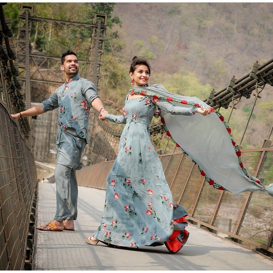 WedLista's tweet photo. What's your favourite about this photo!!
A- Location
B- Outfit
C- Pose
Comment Below!
Pic Courtesy- @DipakStudios
#WedLista #FashionForWedding #PreWedding #PreWeddingShoot #PreWeddingPicture #CouplesPhotoShoot #WhatsYourFavourite https://t.co/sy8SgTN0Yl