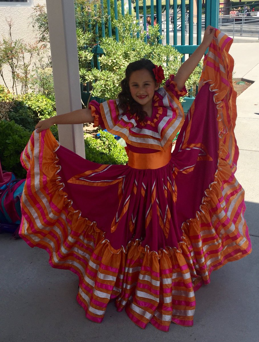 JohnLGolden's tweet photo. “Teach The Teacher” day in Mrs. Allen’s 1st grade class. Today she learned Folklorico dance from this cute little expert. https://t.co/g4Iare0sMO