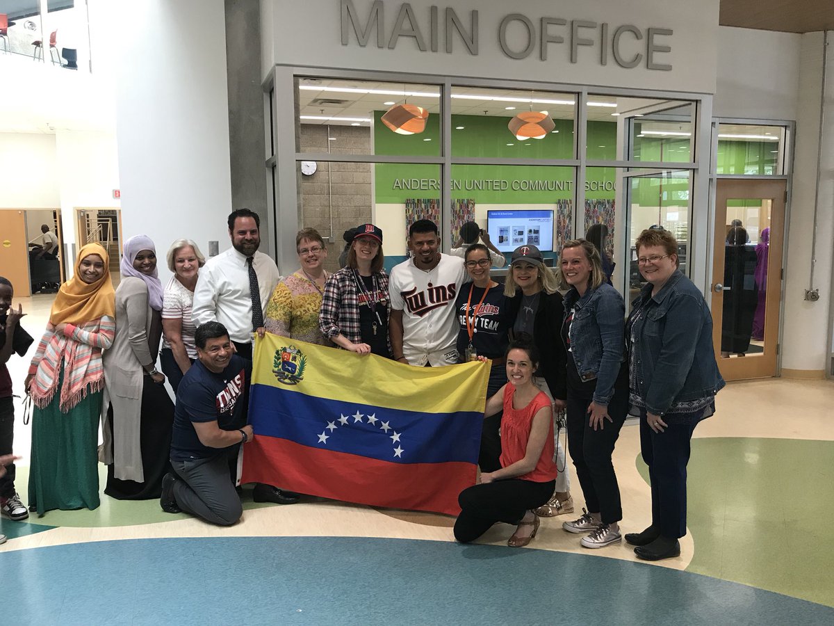 svcoqui's tweet photo. MN Twins Venezuelan player Eduardo Escobar visit Andersen United 4th graders❤️⚾️ @MPS_Andersen @MPS_News @MrLoichle https://t.co/ESVDlHEDt3