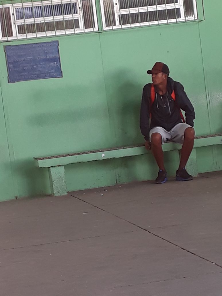 Eternopcl's tweet photo. EU NA ESCOLA SEMPRE SOLITÁRIO NA MINHA E SEM FSZER BAGUNÇA #ALUNONOTA10 https://t.co/r8wDv30f1L
