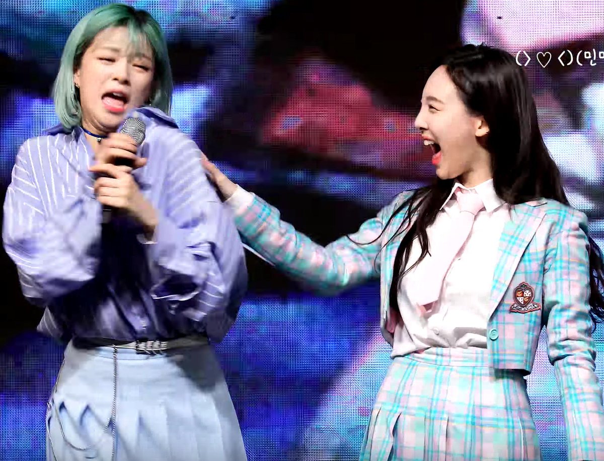 minanguin_'s tweet photo. THAT IS WHY I SHIP THEM HAHAHAHDHASGDJLDHAK https://t.co/pOmFRXPCp4