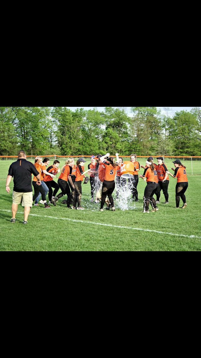 The Lady Oriole Varsity Softball team solidified the Big 8 Conference Championship tonight with a sweep over Concord. The ladies are 12-0 in the conference. Congrats ladies.              🎉🎉🎉🎉🎉 Back to back years.