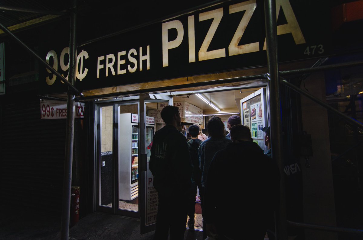 uo_nyc's tweet photo. The bustling streets, the bright lights, the vibrant art and of course, the dollar pizza. #UONYC2018 had it all.

📸: @T_Vandehey https://t.co/Rdc3WQ4PjZ