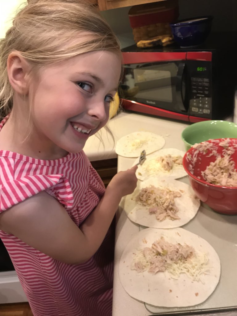 Suz_Willis's tweet photo. @joannagaines @TODAYshow @JennaBushHager We made the enchiladas tonight! https://t.co/A3vq5vXGFM