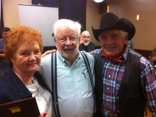 CryptoLoren's tweet photo. Bigfooter photobombing. A popular sport. #Sasquatch #Bigfoot #Photobombing ~ @CryptoLoren @Rictor_Riolo #PeterByrne #BobGimlin #TomPage #LorenColeman #RictorRiolo @BigfootLC #GuyEdwards https://t.co/gjW7dnIfod