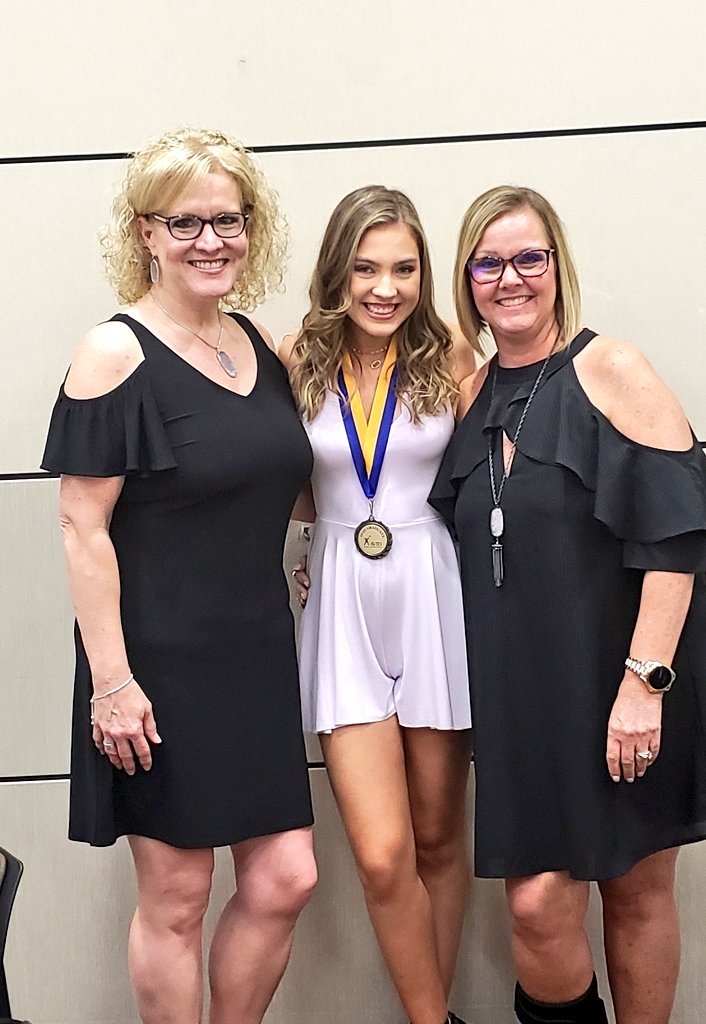 mrskristinhaney's tweet photo. Celebrating @PlanoEastAVID students with my favorite senior at tonight's #AVID Senior Banquet. Thankful I could be a part of it!  #ThisIsAVID https://t.co/YIkQ5DWPqC