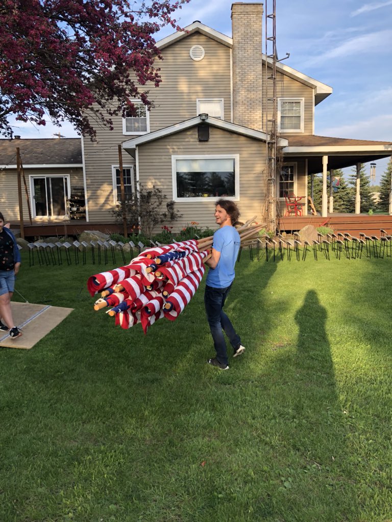 ecarlsonshs's tweet photo. SHS Students spent the evening sorting plaques and preparing over 400 #flags for #MemorialDay. @MrCarlsonSHS @ThatYoshGuy @glasecki3 https://t.co/62296IqsBG
