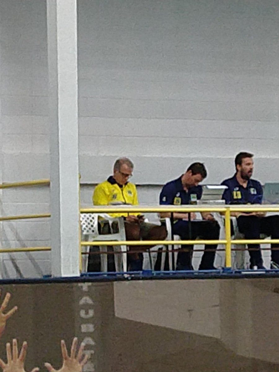 thalesrobertoo's tweet photo. @fil_marques Bernardinho na área! #trabaete https://t.co/lLDshL5HJY