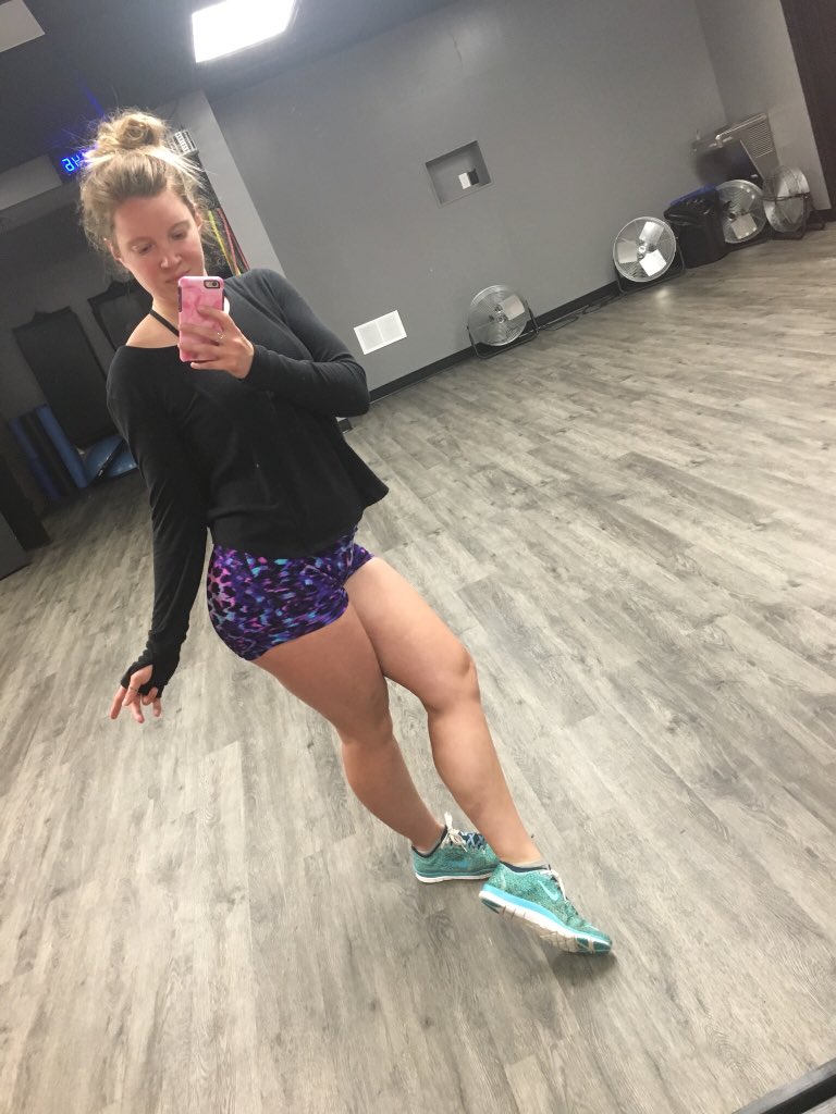 cscoyne72's tweet photo. #jenselterchallenege - day 1 complete 💛 @JenSelter @fitplan_app https://t.co/fuLwqeeban