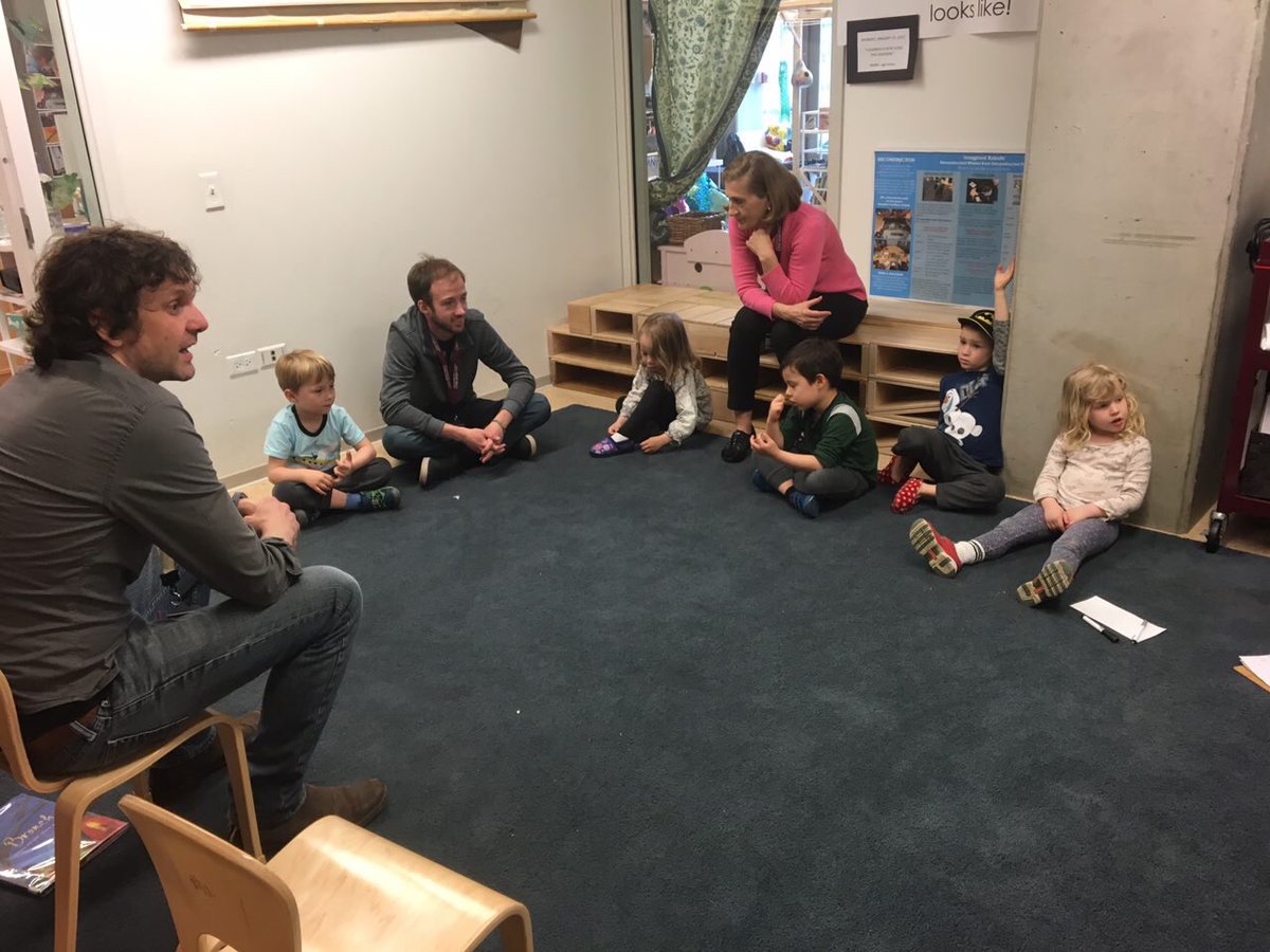 AskAndreaHite's tweet image. Huge thanks to Dr. Slater for coming in to talk to #YellowGroup about their current wonder: dinosaurs! 🦖🦕 #LabLearns #UCLSKids #LabExtendedDay  @UCLSExtendedDay