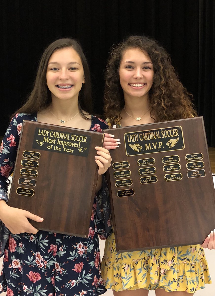 Arely_Gonzalez3's tweet photo. I know the season ended a long time ago but we just had our banquet today and I’m really sad it’s all coming to an end. I love my team and we had a great run this year! 💕⚽️ https://t.co/JZKDSgw205