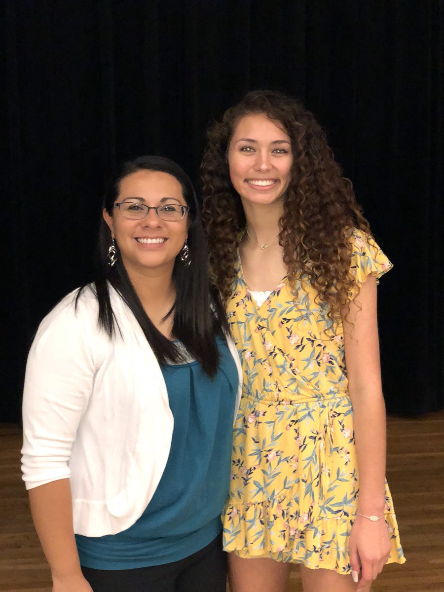 Arely_Gonzalez3's tweet photo. I know the season ended a long time ago but we just had our banquet today and I’m really sad it’s all coming to an end. I love my team and we had a great run this year! 💕⚽️ https://t.co/JZKDSgw205
