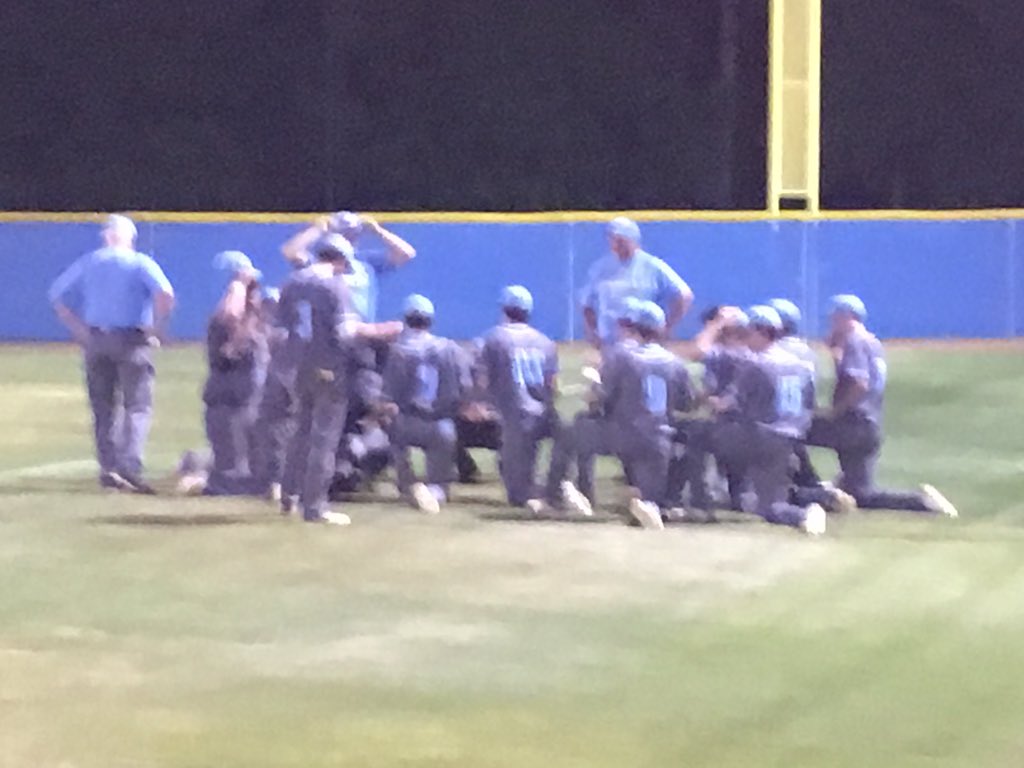 ChingChingSA's tweet photo. Great 3rd round win tonight by the UP Vikings Baseball Team 2-1!
#UPBaseball
#VikingStrong
#KeepGrinding
#ChingChing https://t.co/gscBjTBtqz