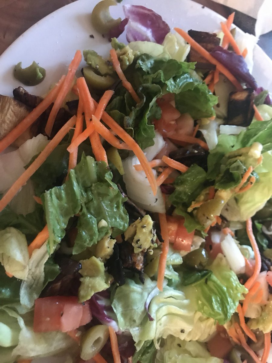 alternative_PT's tweet photo. Cobb Makes Salad Fancy https://t.co/xmoQOJmVkA https://t.co/gW89C64nJ7