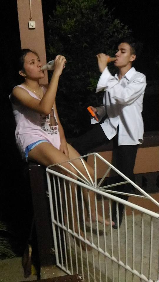 davey_dalman's tweet photo. 'Cause we weren't allowed to drink alcohol after the bequeathal. 😂😂😂
Vitamilk ang gi-subtitute sa alcohol and Calcheese ang gi-substitute sa pulutan. Hahah. 😂
#goodStudents
#VitaMilk
#Calcheese
*repost https://t.co/2vbUweAfNs