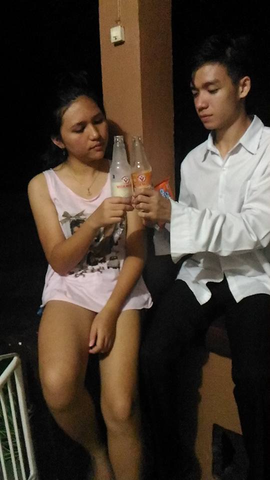 davey_dalman's tweet photo. 'Cause we weren't allowed to drink alcohol after the bequeathal. 😂😂😂
Vitamilk ang gi-subtitute sa alcohol and Calcheese ang gi-substitute sa pulutan. Hahah. 😂
#goodStudents
#VitaMilk
#Calcheese
*repost https://t.co/2vbUweAfNs