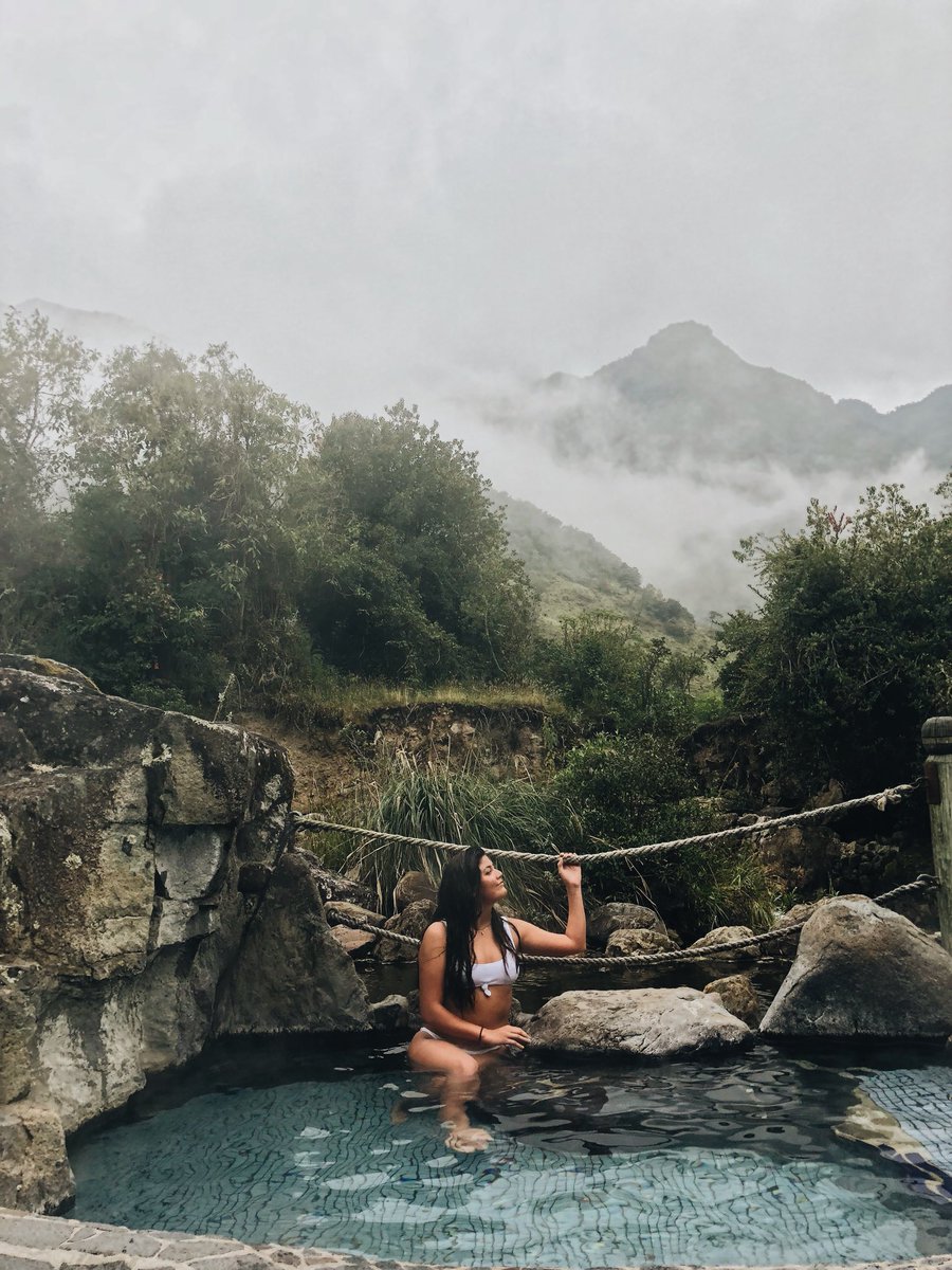 sleeperwnosockz's tweet image. volcano hot springs 🌋