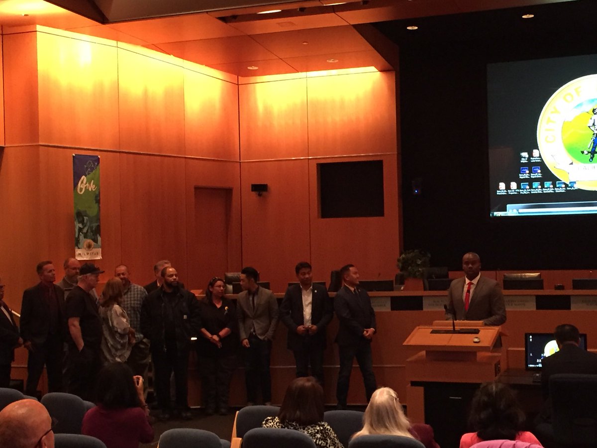 MilpitasCityJob's tweet photo. Proclaiming #publicworksweek May 20-26 #MilpitasWorks #awesomejob #Hiring https://t.co/QYA1QbDZaH