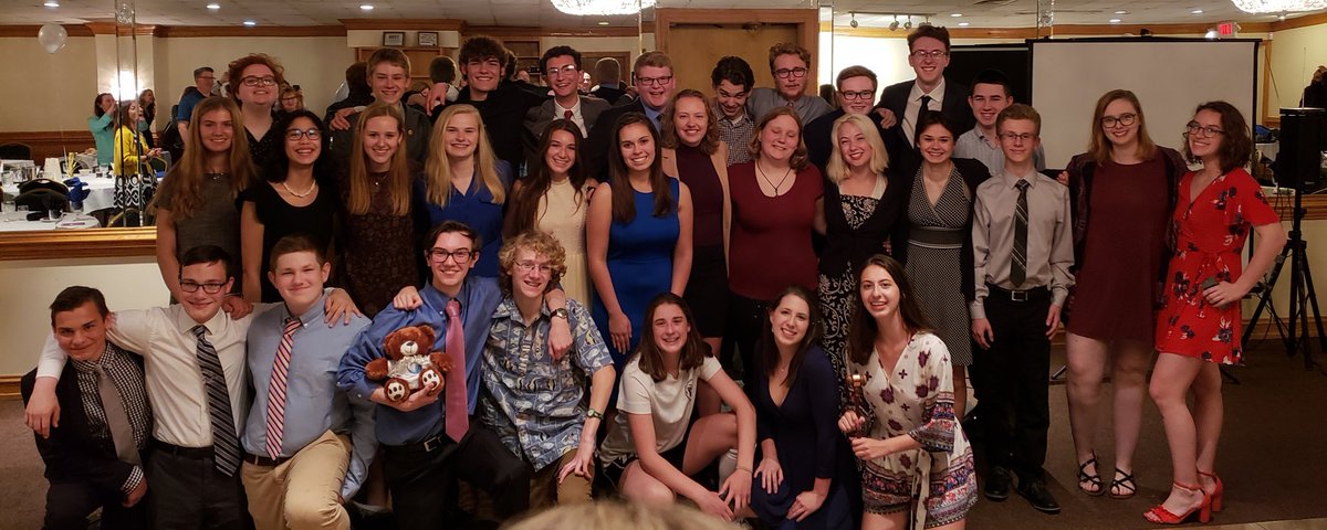 schisnell's tweet photo. This group is okay, I guess. Powerful banquet for @ROMUNnews https://t.co/SM5SfVgSZW