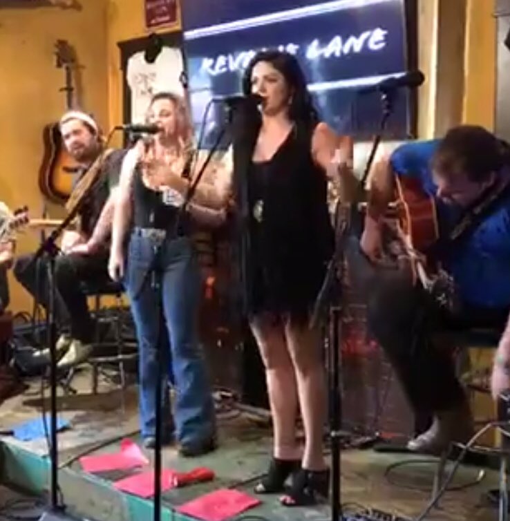 London Julie tweet media