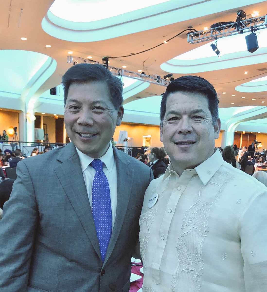 ChrisLu44's tweet photo. It’s #AsianProm tonight. Inspiring to see so many Democratic #AAPI House candidates, including @AndyKimNJ @TJCoxCongress @AftabPureval & @hiral4congress. This is what #BlueWave2018 looks like. #apaicsgala https://t.co/vYM198RTWm
