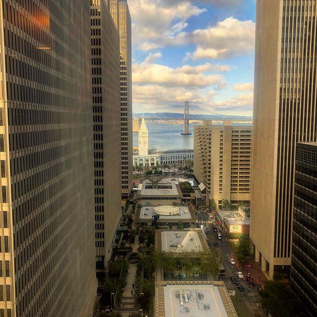 KevinHawkinsDC's tweet image. I love arriving at board meetings early. #EmbarcaderoCenter #Startout #entrepreneurLife #SF #FerryBuilding #BayBridge bit.ly/2Io6QKy