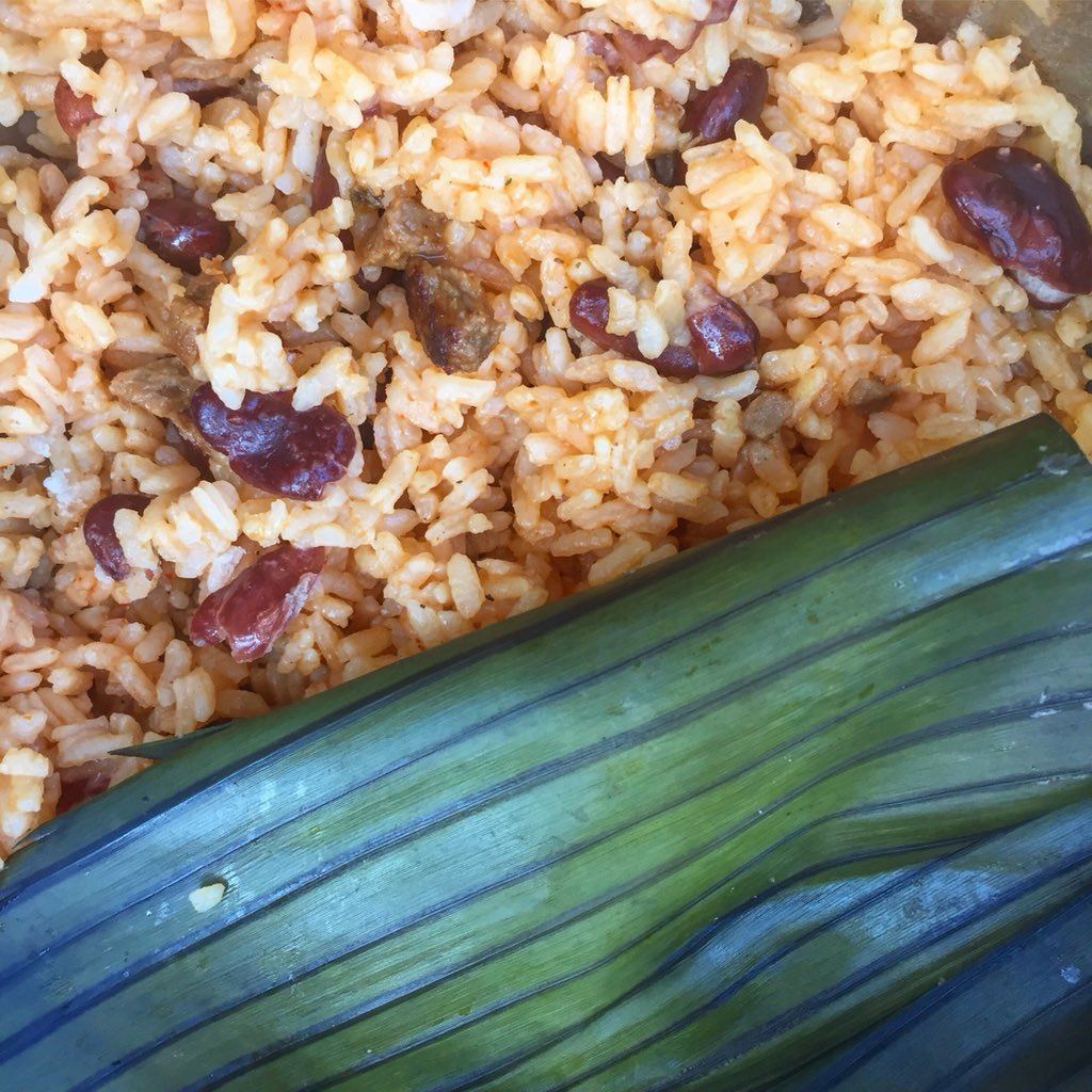 issaveganthang's tweet photo. When I cook for myself and I cnt find pigeon peas at the store I use pink beans in my #puertoricanrice. It tastes gr8 but it’s not the og ish! 😩 B sure to come to @theotherdoor on 5/26 to taste my og #arrozcongandules, plus tacos 🌮🍚💚
#vegan #veganfood #IssaVeganThang #lavegan https://t.co/PqPXQVib6M