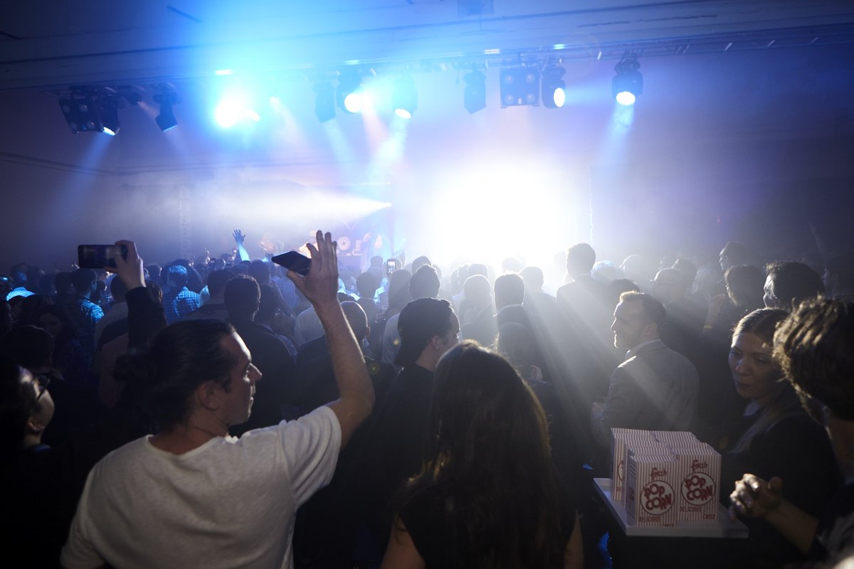 Ripple's tweet photo. The one and only @SnoopDogg performing live at #XRPCommunity Night! https://t.co/lWHhU6s1V6