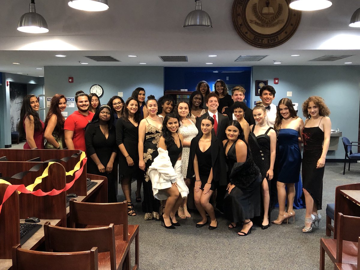 troupe7510's tweet photo. 🎭ITS 2018 Inductions 🎭 https://t.co/WujG9p8wmD