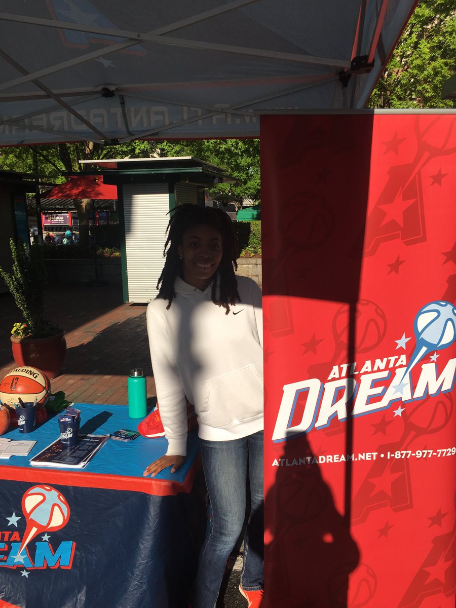 ecosneakersllc's tweet photo. @AtlantaDream  Looking forward to hanging out with the Atlanta Dream and the SneakerHeads this season!!  #PairItForward #BeAShoeGooder #DonateURGentlyUsedSneaks https://t.co/w7y7eZPKdr