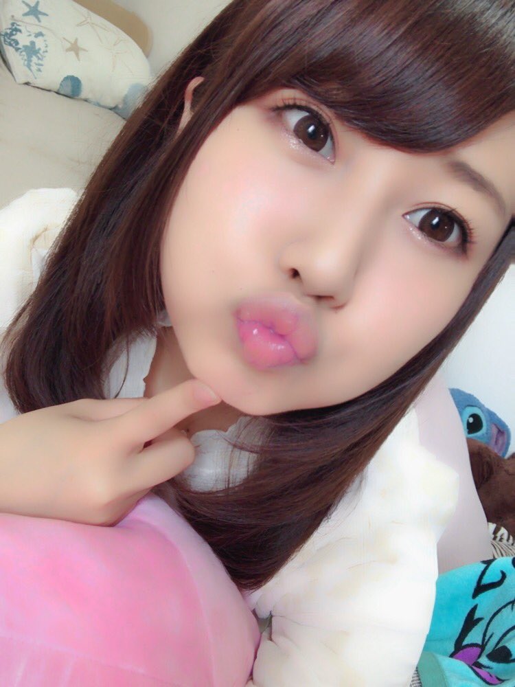こんにちは！

今日は体調が良くなってきたので、ボイトレとダンス練習してきま(* ॑꒳ ॑* )

やっと動き回れて嬉しいです⭐*

今日もできる範囲で頑張りましょうね！！