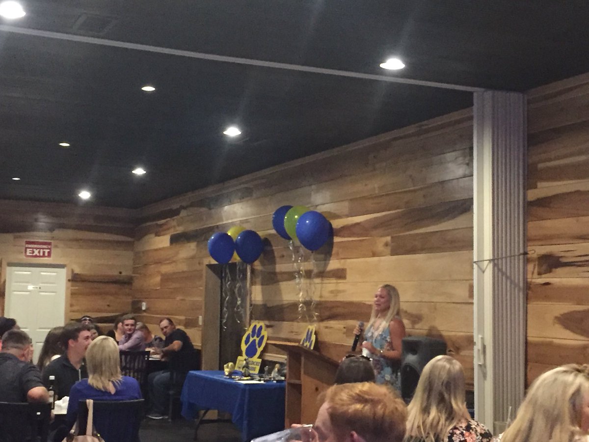 ColumbiaHigh1's tweet photo. Tonight was great, as we celebrated the CHS softball team’s successful season with an awards banquet! The future is bright for these ladies and coaches! #B12CATS https://t.co/5ekV1lm0wl