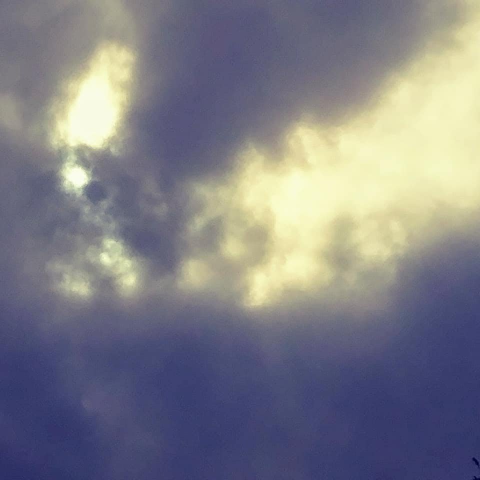 MsElizabeth32's tweet photo. Proverbs 15:3
King James Version
The eyes of the Lord
are in every place, beholding the evil and the good.
#cloudchaser #CloudFormation
#JesusOurExample #Sky #Cloud
#JesusChrist
#Church #Angels
#Amen #Heaven #Sunset #sun
#HisGrace #Scripture
#biblequotes #Bibleprophecy https://t.co/UHFBKKRZ4C