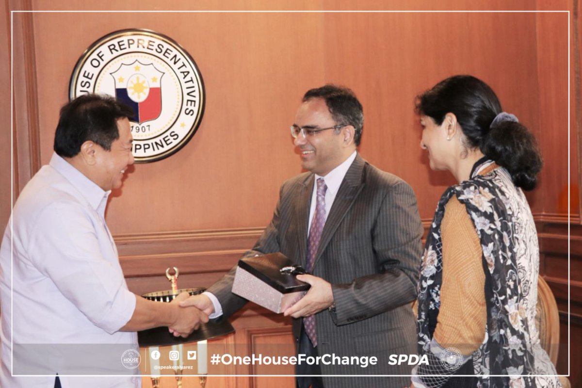 congalvarez's tweet photo. IN PHOTOS: Dr. Aman Rashid, Ambassador of Pakistan to the Philippines Embassy of Pakistan paid a courtesy call on House Speaker Pantaleon Alvarez.
#OneHouseForChange https://t.co/DwjgwPOJmq