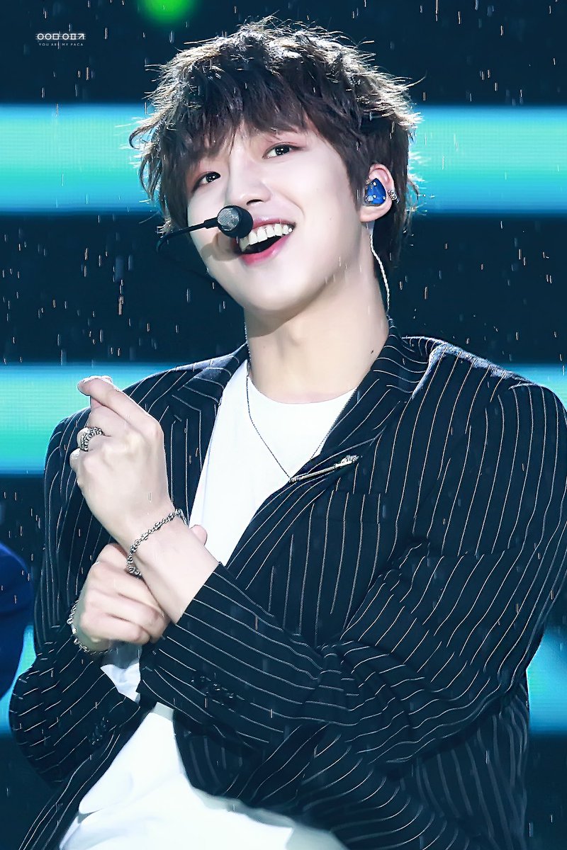 YOUAREMYPACA's tweet photo. 180512 드림콘서트 고화질

#영민시
💎마이 다이아몬드 보이💎

#임영민 #엠엑스엠 #limyoungmin #MXM @bnmboysofficial https://t.co/dTIvv5SbKO