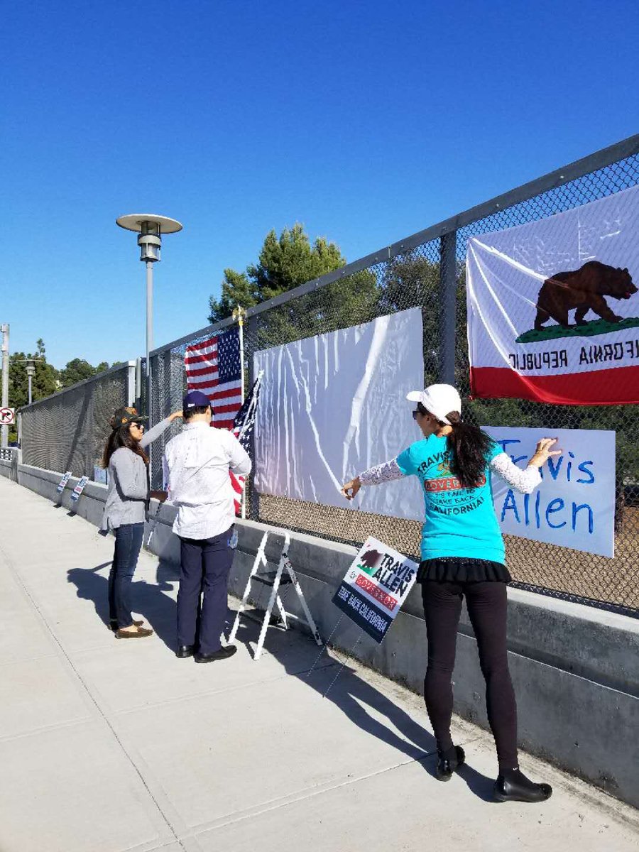 zuzu2007's tweet photo. We support what we believe！@JoinTravisAllen #TakeBackCalifornia #TravisAllen4CAGovernor #OptOutOfSanctuary #ChineseforTravisAllen
#chinesefortrump @AllenVolunteers https://t.co/PUywl1xMqB