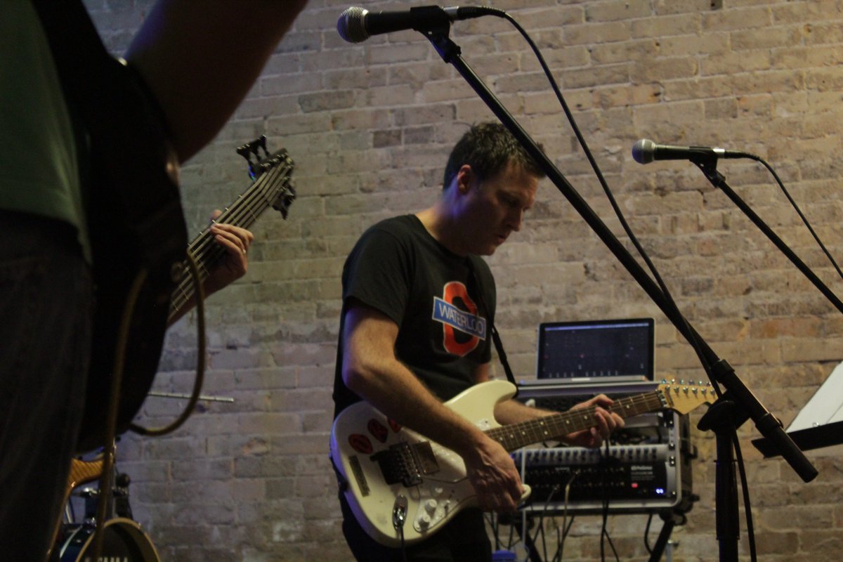 STeachingGuitar's tweet photo. A little whammy bar action from the Jam Night last night :) #TaylorMusiciansNetwork #TaylorStationBar https://t.co/IgbRR5K0xC