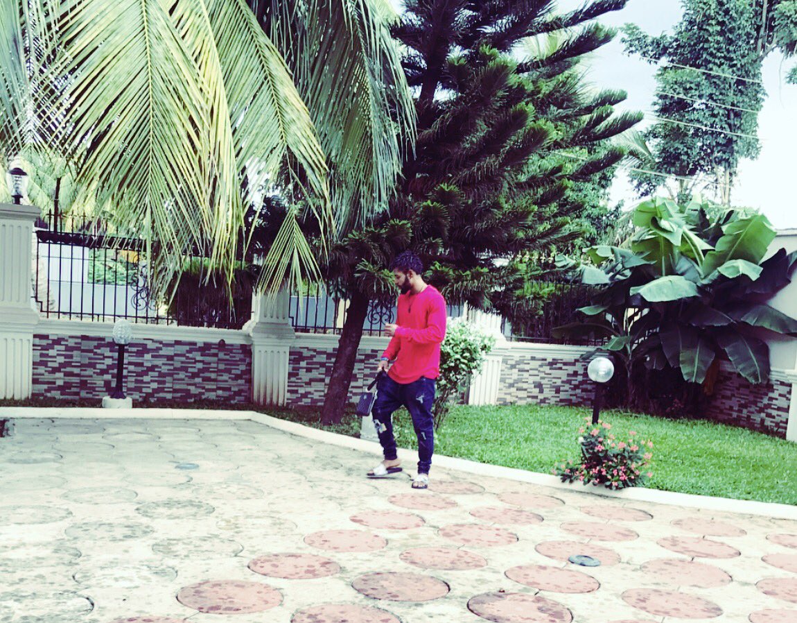 liondrich's tweet photo. Kachi Lyon D Don D Lion 🦁 EVERYDAY AM RIGHT WINNING & LIVING @ EVERYWHERE IS GOOD ##BLVE⭐️D⭐️LION.. https://t.co/YruYnXs2NG