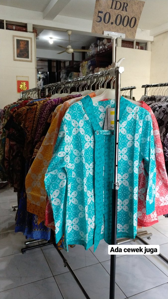 OfficialWaskito's tweet photo. Yg lokasi d surabaya bisa dtg ke markas. DM utk lokasi nya. 
Harga batik termurah dengan kualitas yg g murahan. Promo selama bulan puasa aja! 
Harga start Rp 35.000,- tidak berlaku utk pembelian online. #surabaya #promobatik #batiksale #batiksurabaya https://t.co/aekhWfIG7d