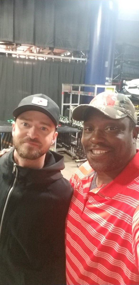 wager_us's tweet photo. Warren Sapp &amp; JT chilling #CostaRica #GOTOCOSTA #VLP2B https://t.co/VfndYJS0Ot