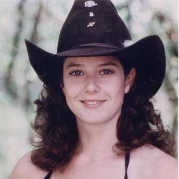 HAPPY BiRTHDAY, TODAY & EVERYDAY

May 16, 1955   

Debra Winger, 
American actress.
 